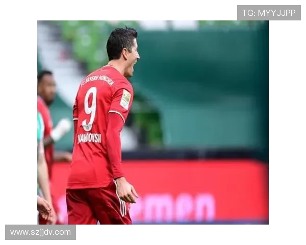 莱万状态火热欧冠赛场狂轰12球稳居射手榜首位